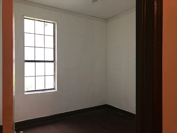 5th image of 2260 Montpelier Ave #4