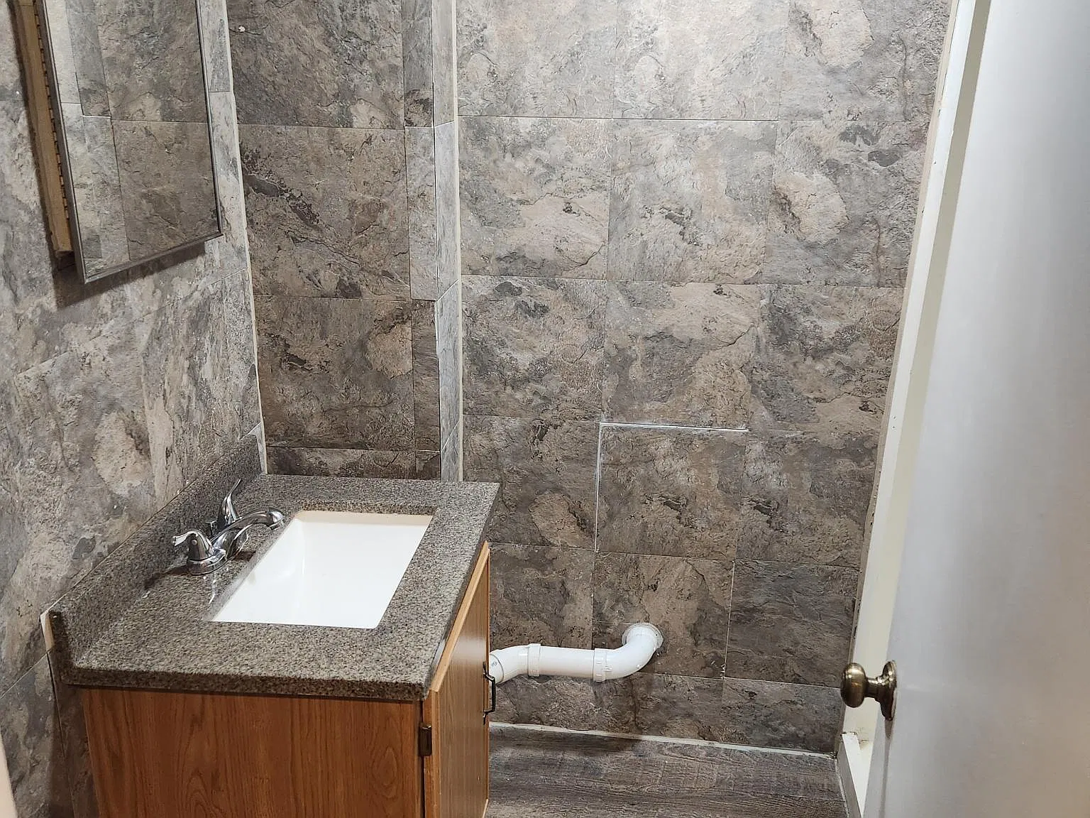 813 E Washington St — Photo 4