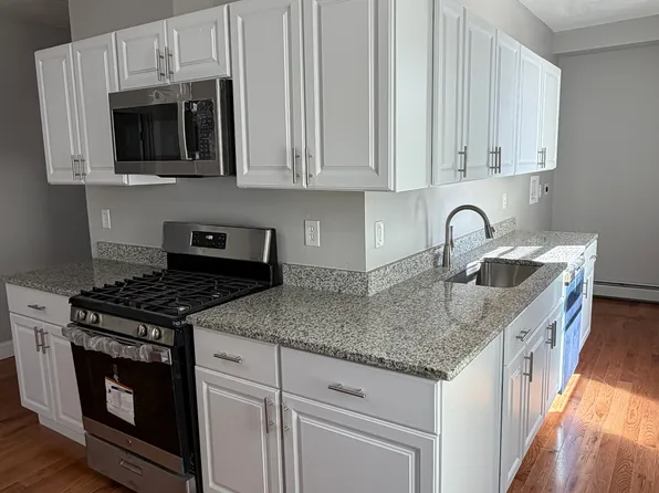 597 Millbury St APT 2, Worcester, MA 01607