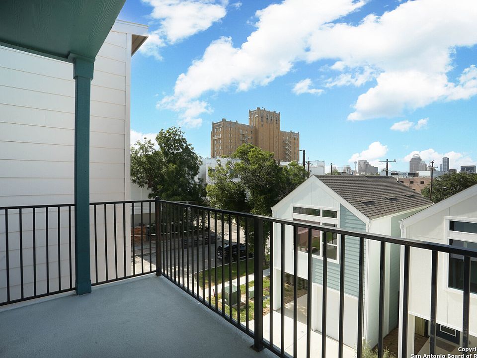 1st image of 310 W Evergreen St #115