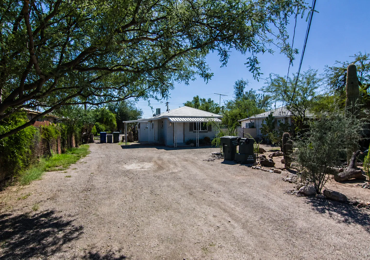 130 E Navajo — Photo 2