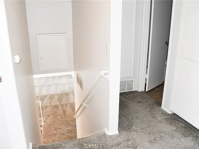 522 E Collins Ave — Photo 48