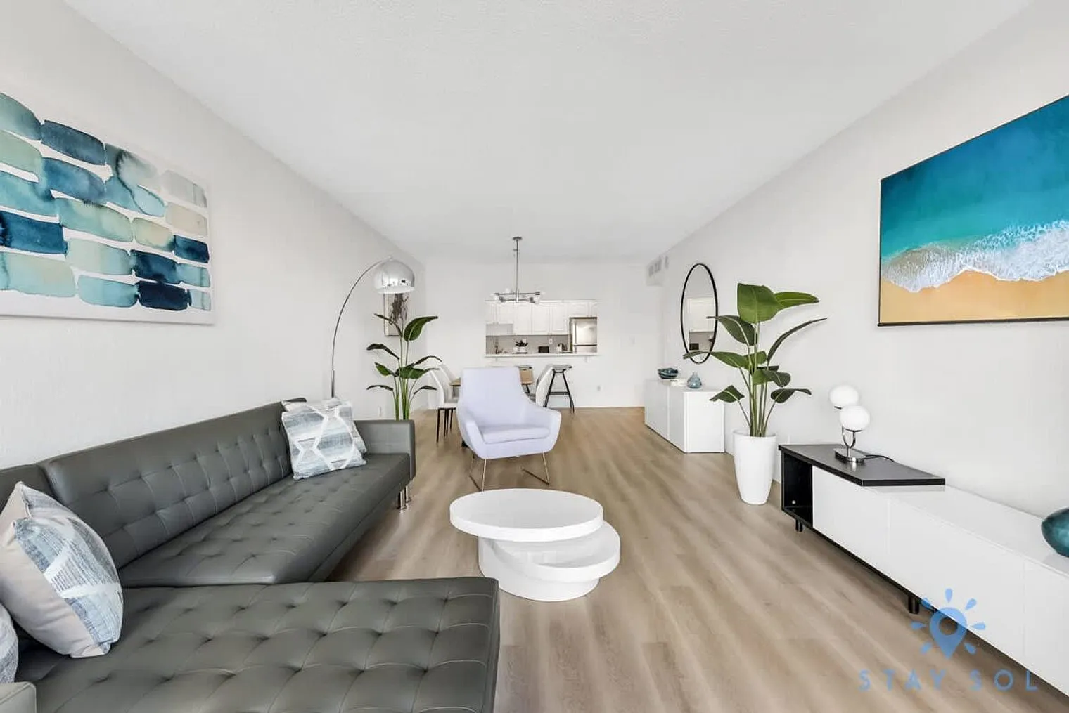 1 bed, 1.0 bath, 990 sqft, $3,723 — Photo 2