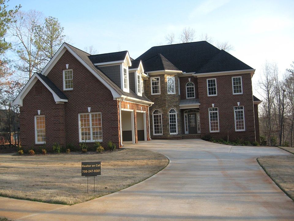 ALL BRICK HOME ON A FULL BASEMENT! 