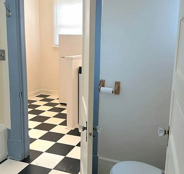 801 E North St #L — Photo 19