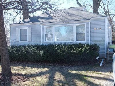1st image of 915 E 84th St