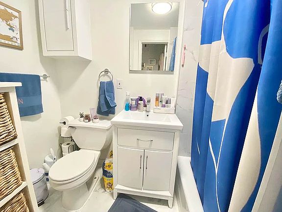 4th image of 18 Bank St APT 4F
