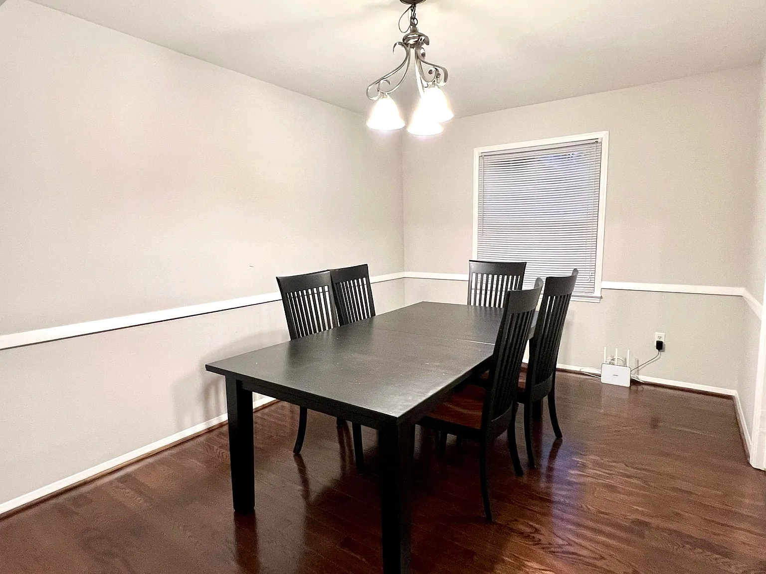 3 bed, 3.5 bath, 1302 sqft, $3,250 — Photo 2