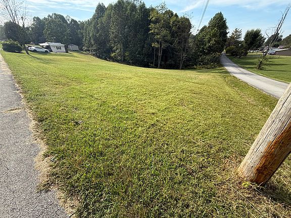 4th image of 99 Hock Ln