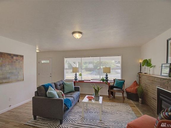 4th image of 1703 Gemini St SE