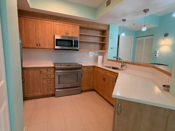 630 Sapodilla Ave APT 416, West Palm Beach, FL 33401