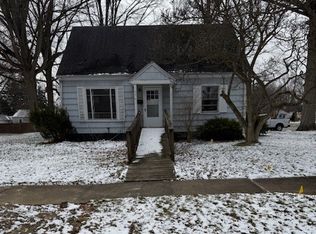 1561 Bradford St NW, Warren, OH 44485