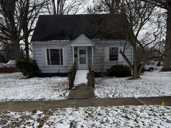 1561 Bradford St NW, Warren, OH 44485