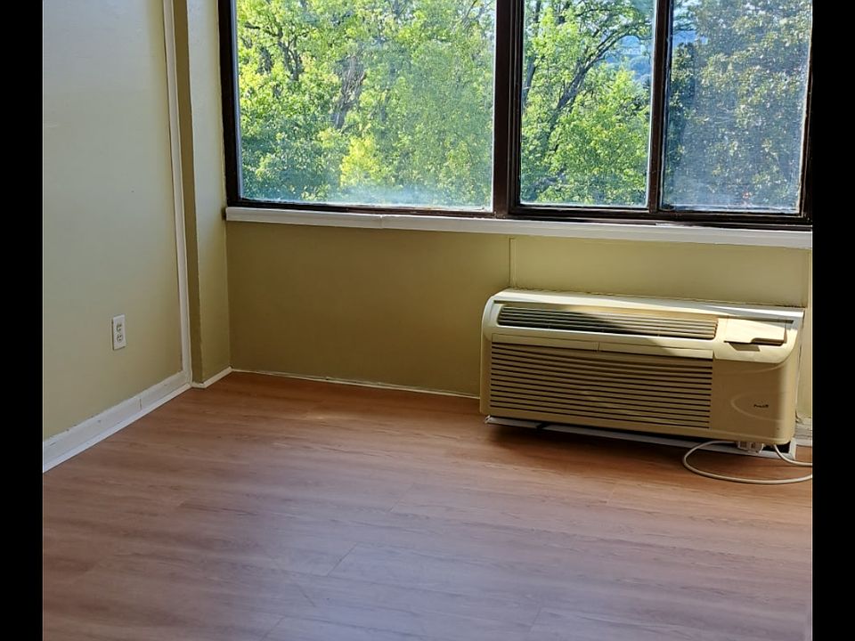 2nd image of 1700 Clinch Ave APT 610