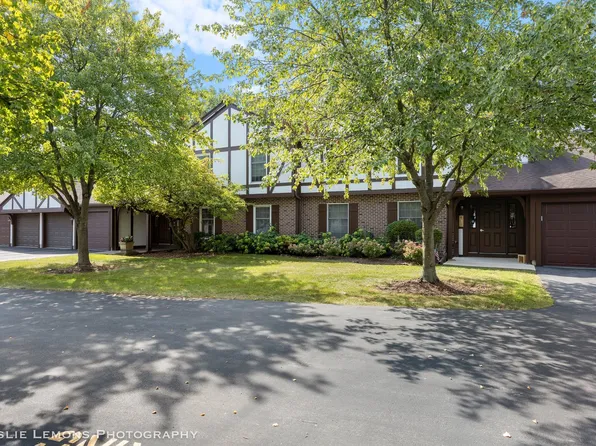 2144 Berkley Ct APT 201-C, Naperville, IL 60565