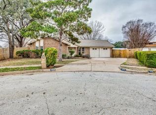 109 Hillbrook Ct, Benbrook, TX 76126