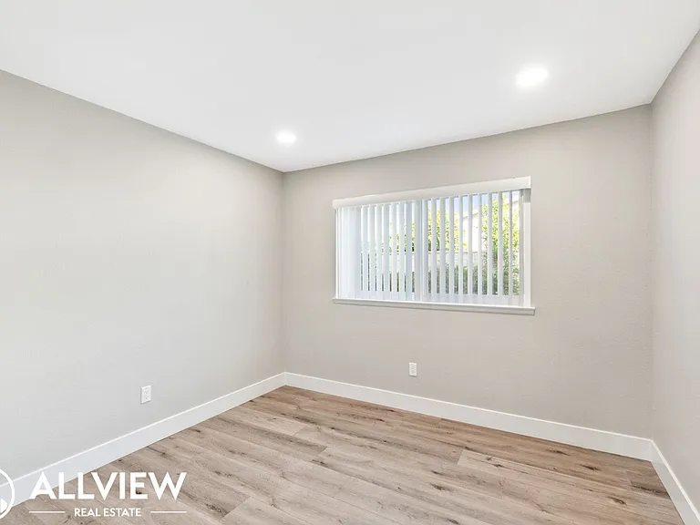 20542 Kelvingrove Ln — Photo 23