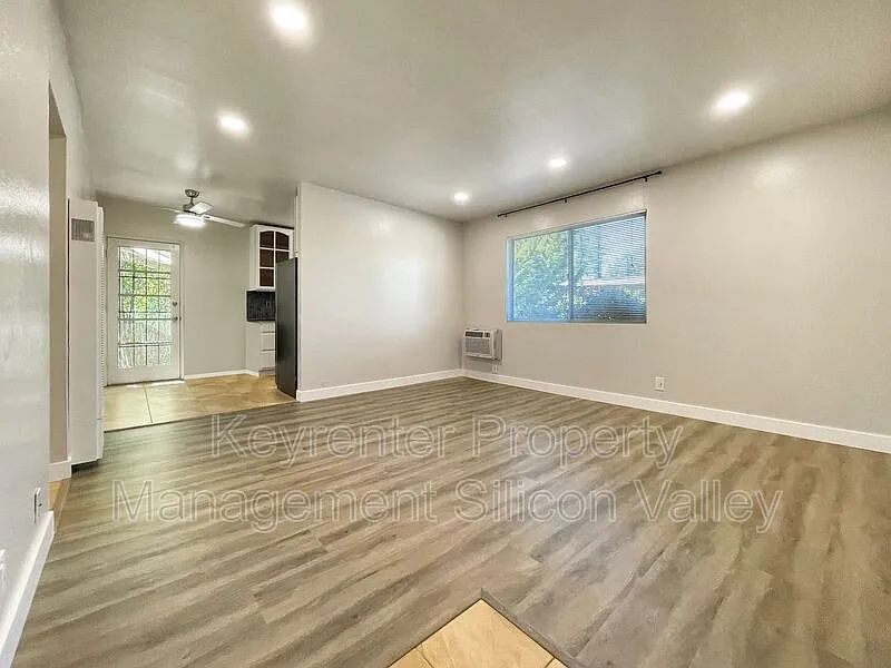 2 bed, 1.0 bath, 832 sqft, $2,595 — Photo 3