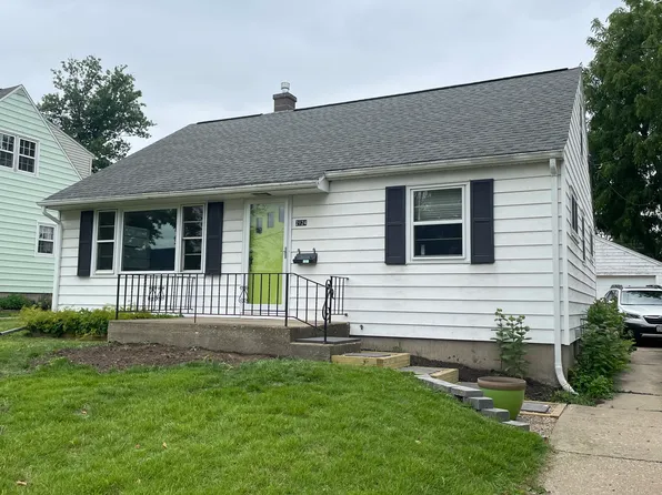 2124 Mallory St SW, Cedar Rapids, IA 52404
