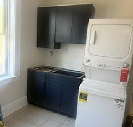 2nd image of 133 Grove St
