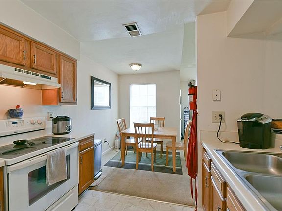 5th image of 1337 Tait Close