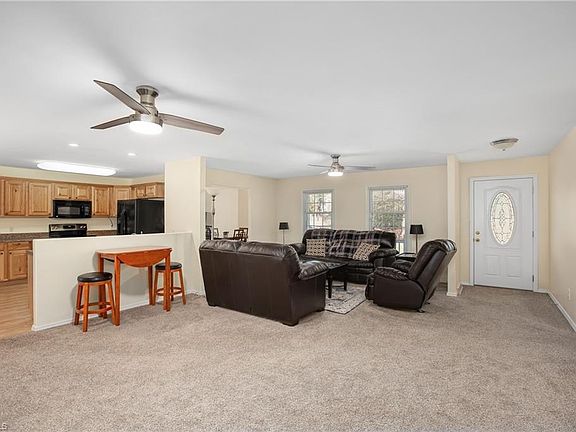 5th image of 1016 Las Brisas Dr