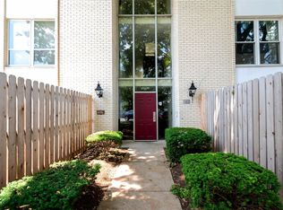 10439 Briarbend Dr APT 2, Saint Louis, MO