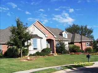 401 Heritage Green Rd, Edmond, OK 73003