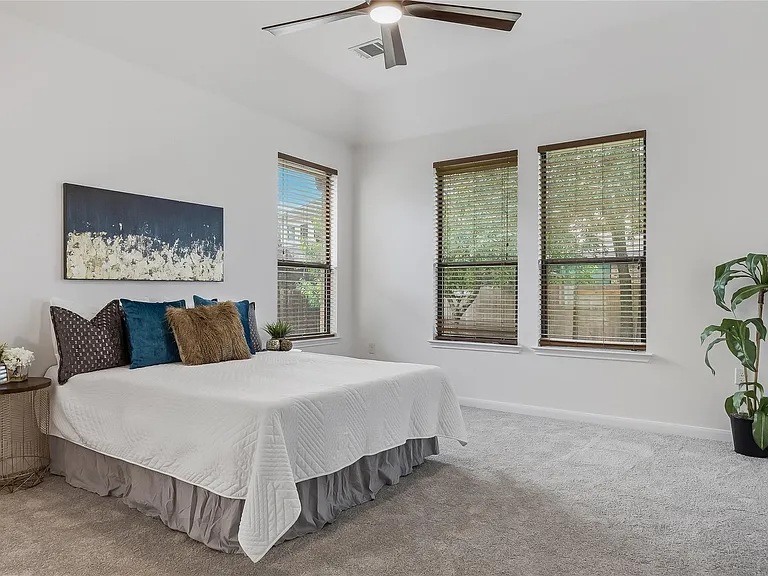 5501 Allamanda Dr — Photo 12