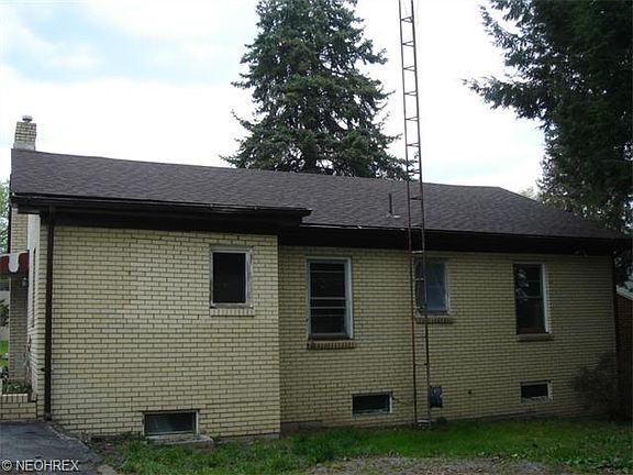 2nd image of 2001 Lisbon St