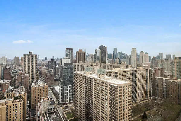 Rented by Keller Williams NYC | media 25