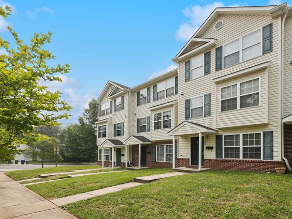 445 Kenneth Sq
