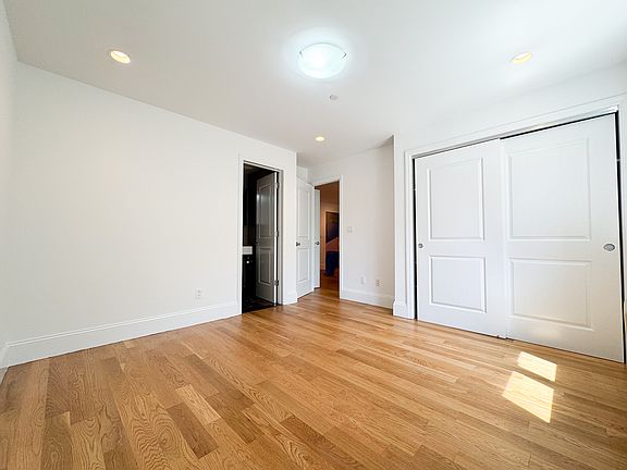 4th image of 23-03 31st Ave #2A