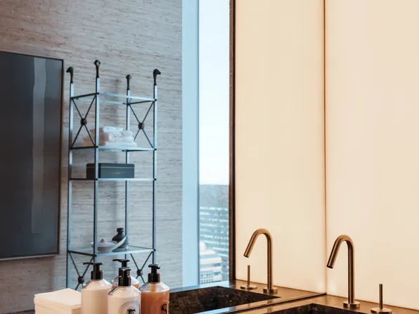 100 East 53rd Street image 14 of 24