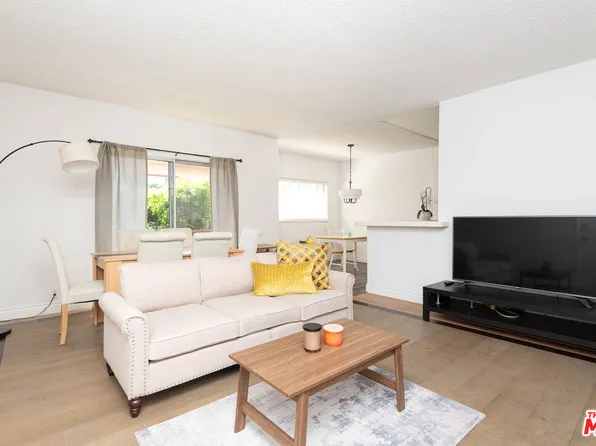 5403 Newcastle Ave APT 69, Encino, CA 91316