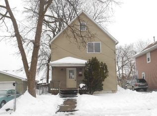 721 Hickory St, Waukegan, IL 60085