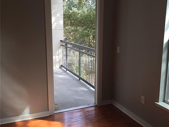 4th image of 2950 McKinney Ave APT 227