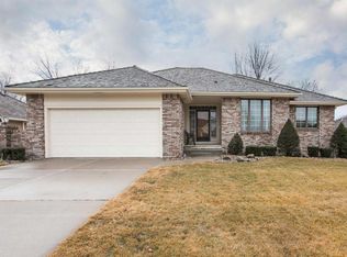 305 Golden Oaks Dr, Council Bluffs, IA 51503