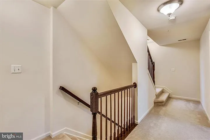 42243 Canary Grass Sq — Photo 7
