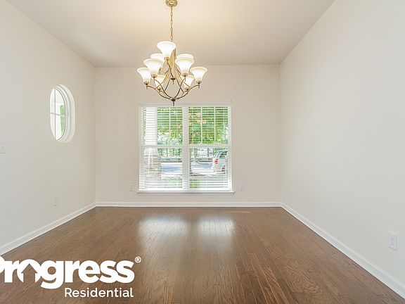 3rd image of 1002 Avery Park Dr