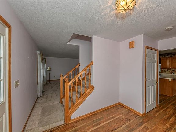 5th image of 680 Lawrence Dr