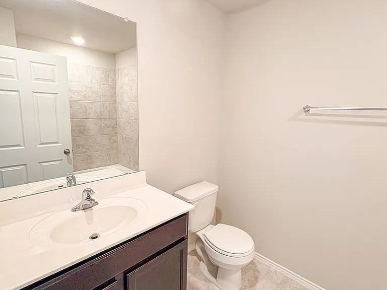 6401 Coneflower Dr — Photo 7