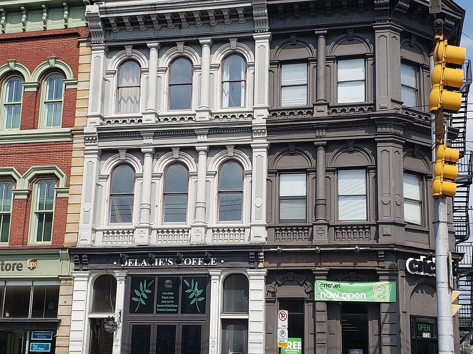 Front of Building with Separate Entry for Tenant