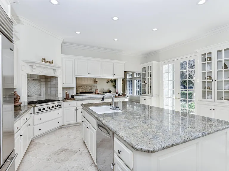 768 Forest Green Dr — Photo 10
