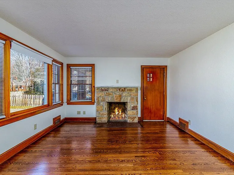 2510 Tillett Rd SW — Photo 4
