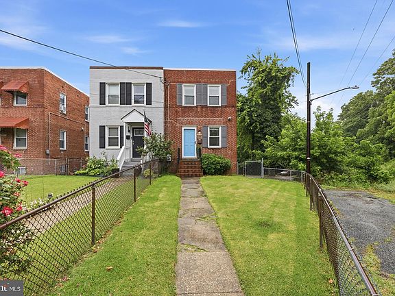 2nd image of 3101 E St SE