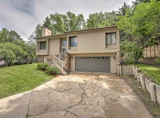 1433 11th St SW, Minot, ND 58701