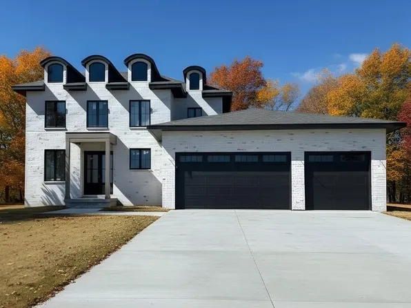 17305 Northview Dr, Urbandale, IA 50322