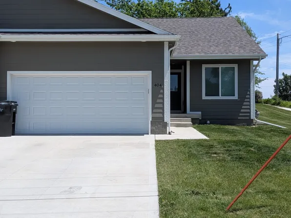 404 S State St, Prairie City, IA 50228
