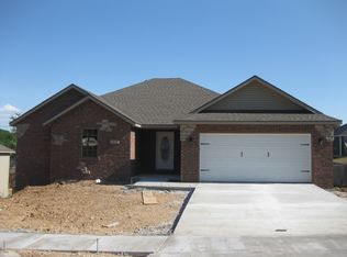 1089 E Daisy Falls Dr, Nixa, MO 65714